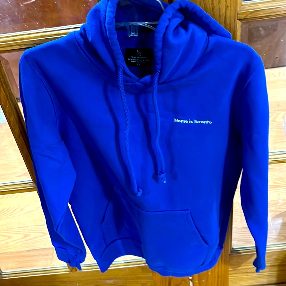 Pre-Owned Peace Collective Home Is Toronto, Men size S, in great condition.